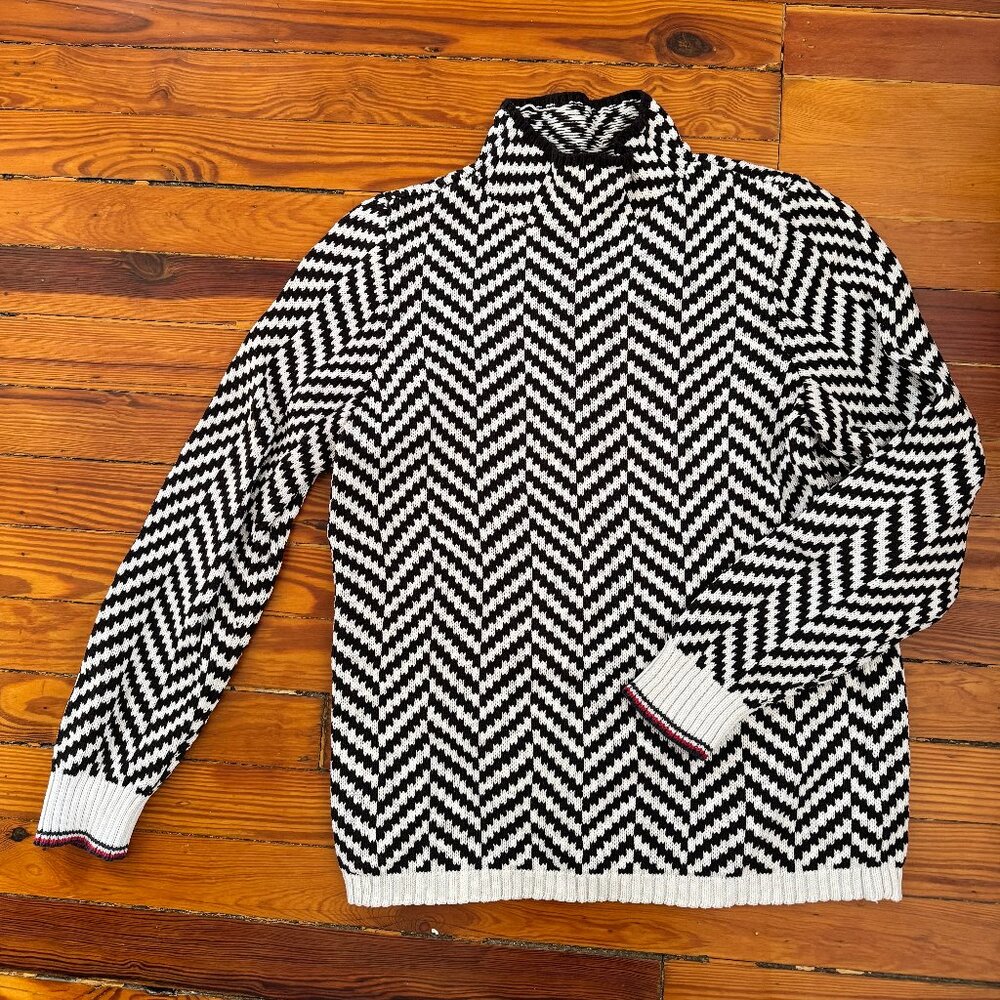 Vintage Tommy Hilfiger Black and White Chevron knit turtleneck sweater sz M
